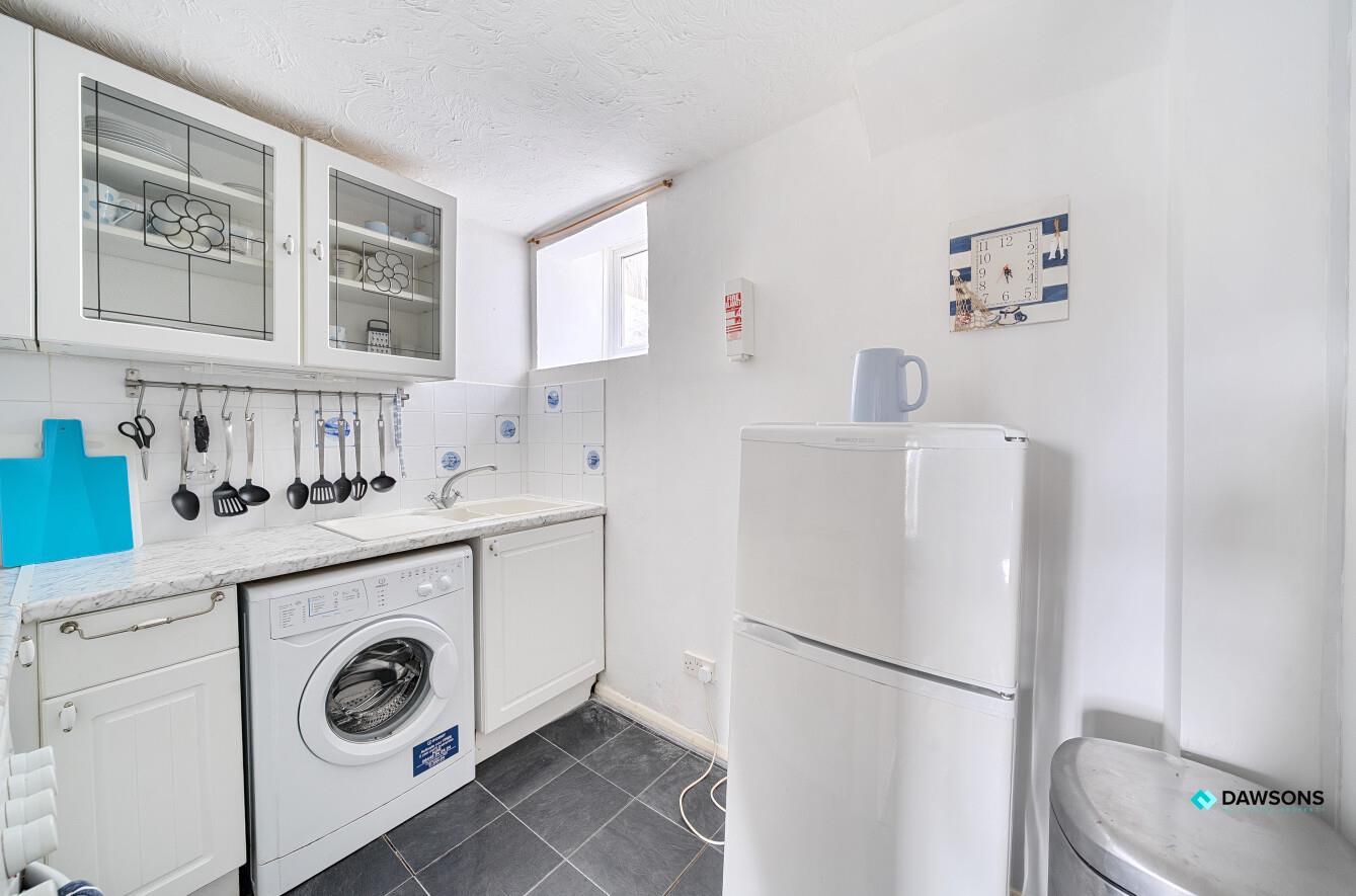 Village Lane, Mumbles, Swansea, SA3 4EB